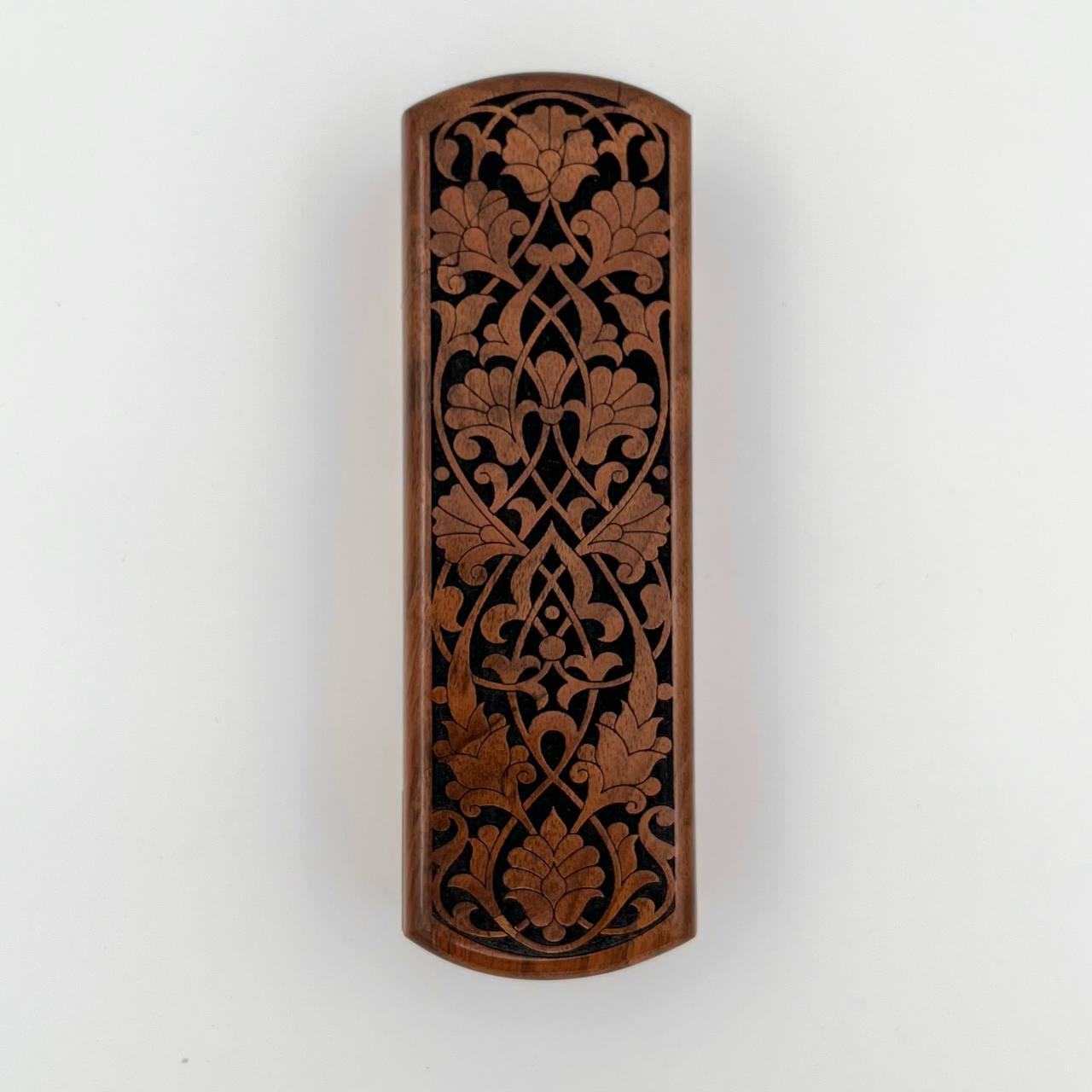 Coffret en bois à motif floral